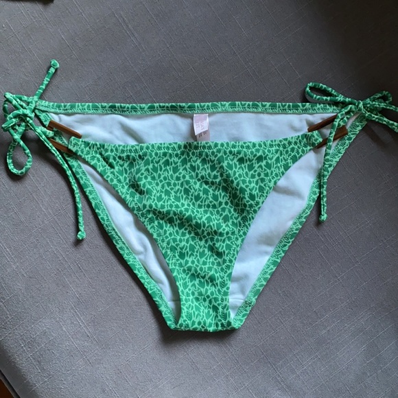 Victoria’s Secret 💚 Garden Bikini - Picture 6 of 8